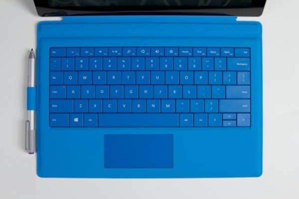 Un stylet tactile est également prévu et le clavier agit comme protège-écran