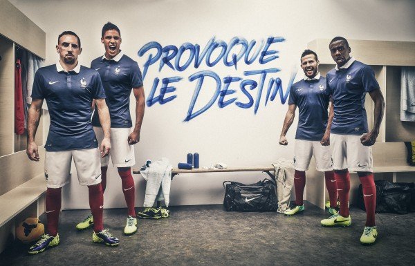 Les nouveaux maillots de l'équipe de France
