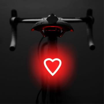 3664 feu arrière de vélo créatif IPX2 étanche petit vélo lumière LED support USB charge pour le cyclisme en plein air (Emballage ouvert - Acceptable) - coeur