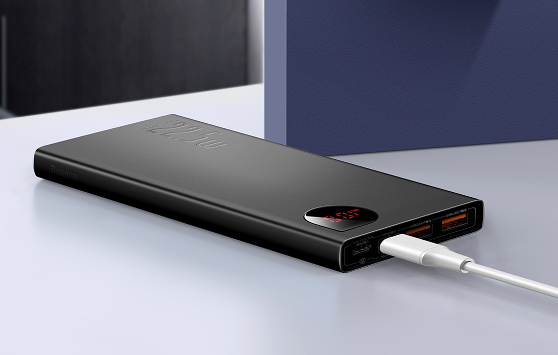 Baseus Adaman Metal Digital Display Power Bank 10000mAh avec câble USB-C - Noir