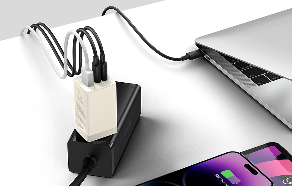 Baseus GaN5 Ultra 65W Wall Charger - Câble USB-C, 2x USB-C, USB-A - Blanc