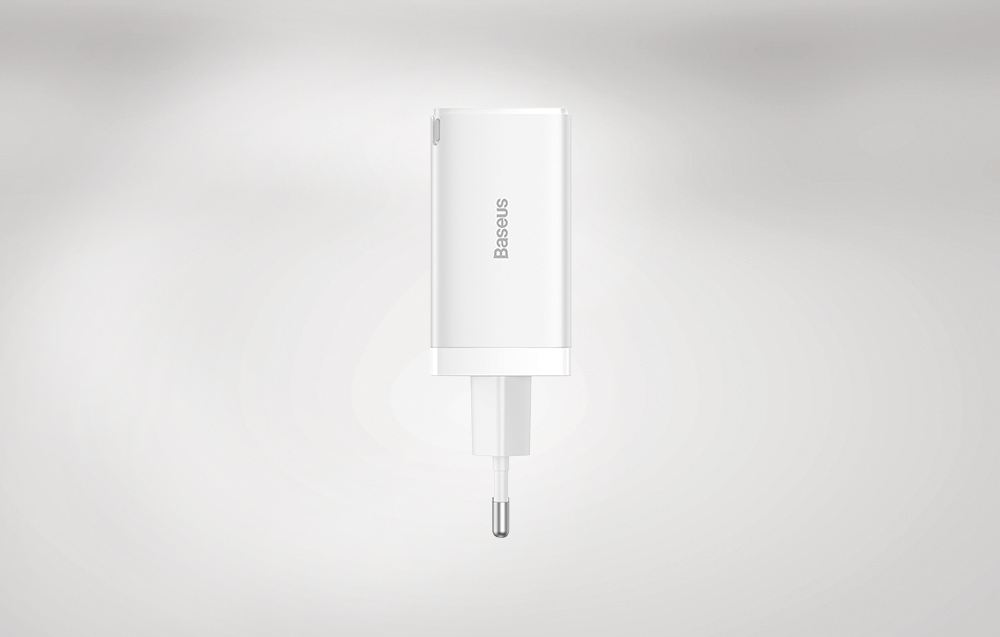 Baseus GaN5 Pro 65W Wall Charger - 2xUSB-C, USB-A - Blanc