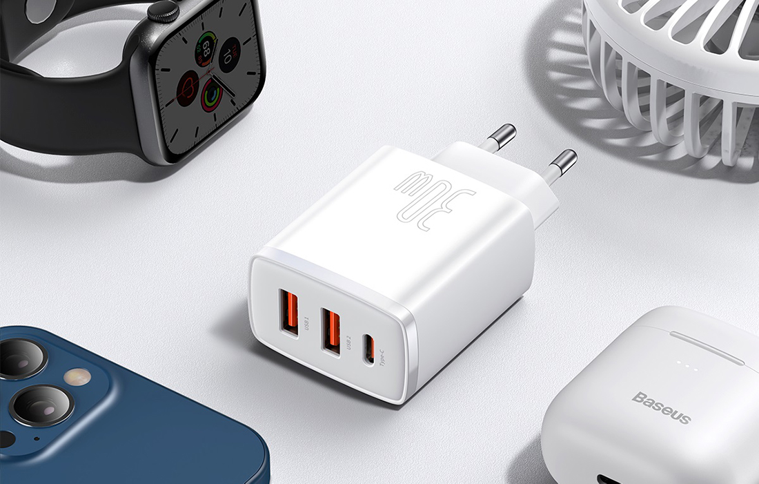 Chargeur Rapide Baseus Compact 30W - USB-C PD, 2xUSB - Blanc