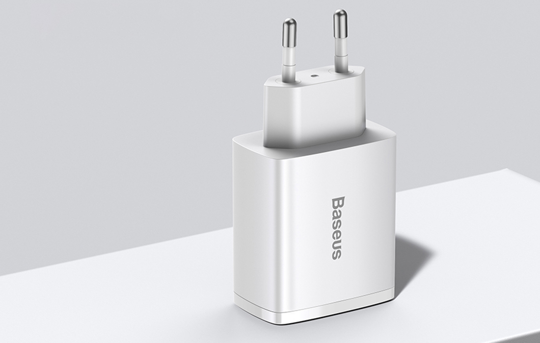 Chargeur Rapide Baseus Compact 30W - USB-C PD, 2xUSB - Blanc