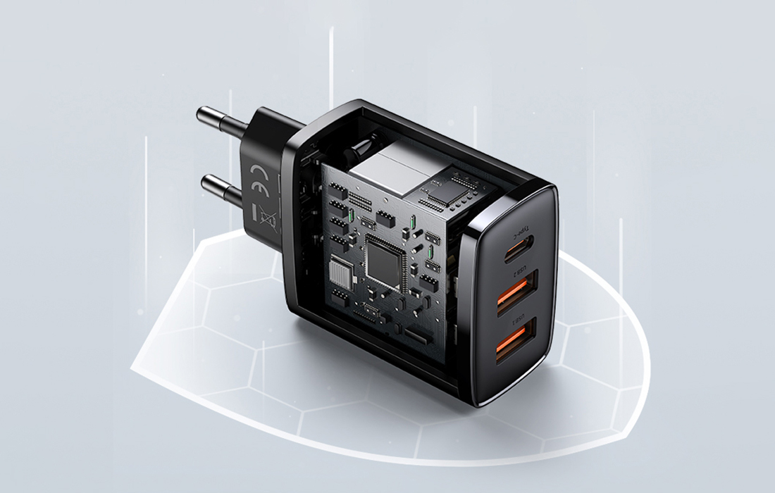 Chargeur Rapide Baseus Compact  30W - USB-C PD, 2xUSB - Noir
