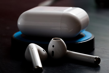 AirPods blancs