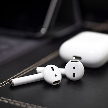 AirPods avec boîtier de charge